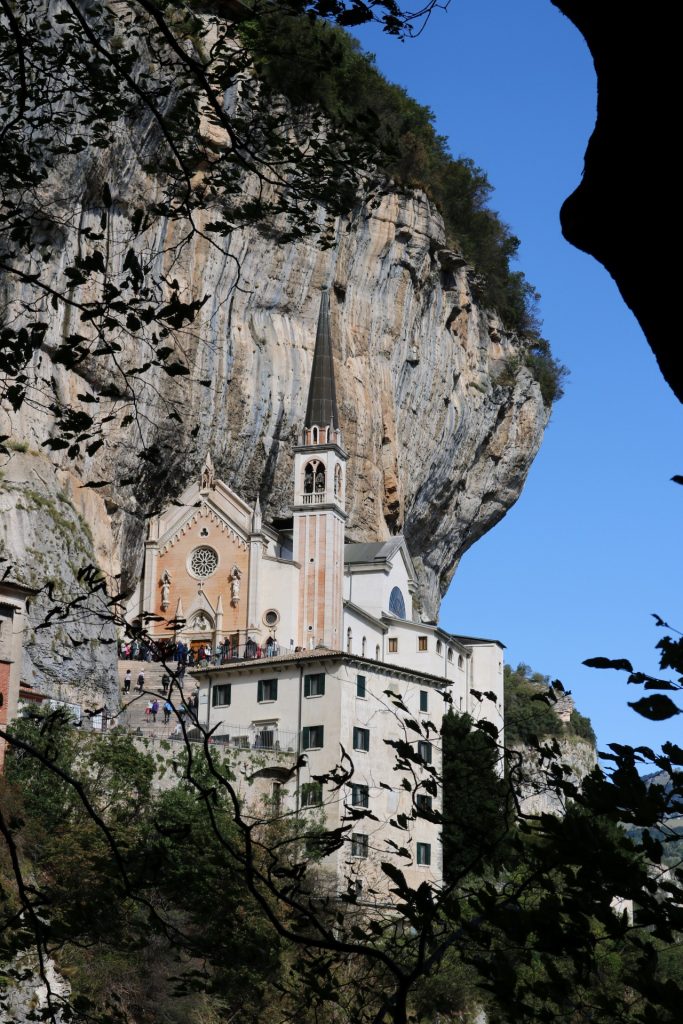 madonna-della-corona